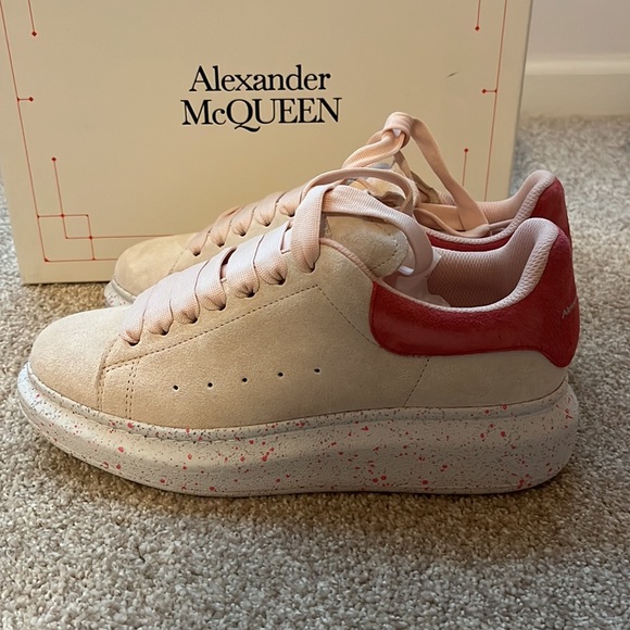 Alexander McQueen suede platform sneaker. Size 37. New! - Picture 3 of 6